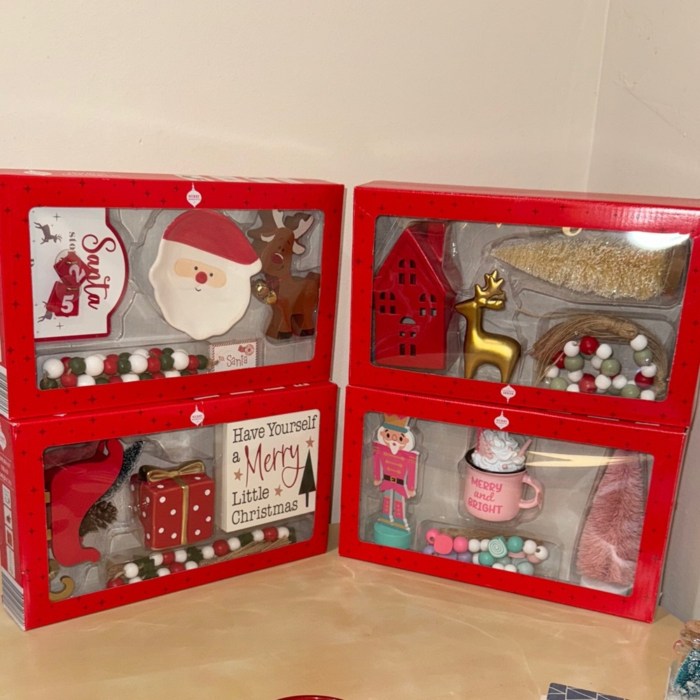 Christmas Tiered Tray Decor Set – Santa, Reindeer & Holiday Accents